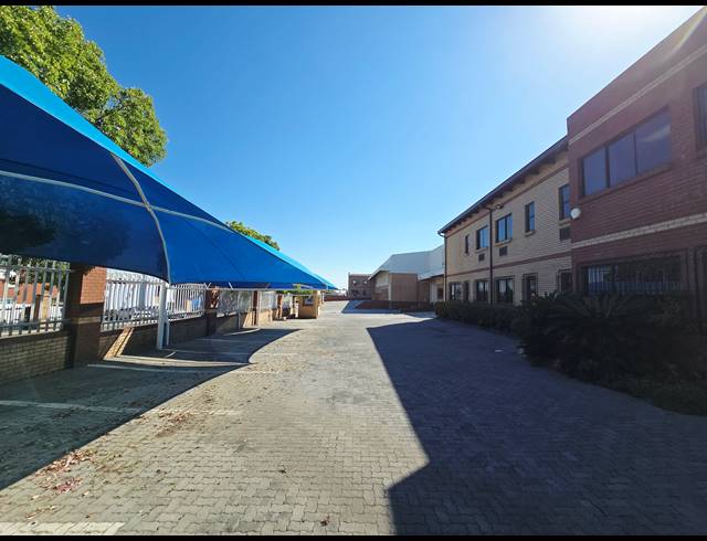 2,842M² WAREHOUSE FOR SALE IN NORTH RIDING